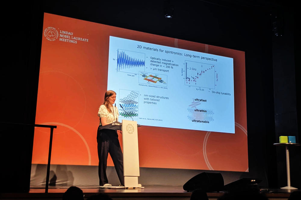 Nele Stetzuhn on the Stage of the "Next Gen Science" during the 73rd Lindau Nobel Laureate Meeting